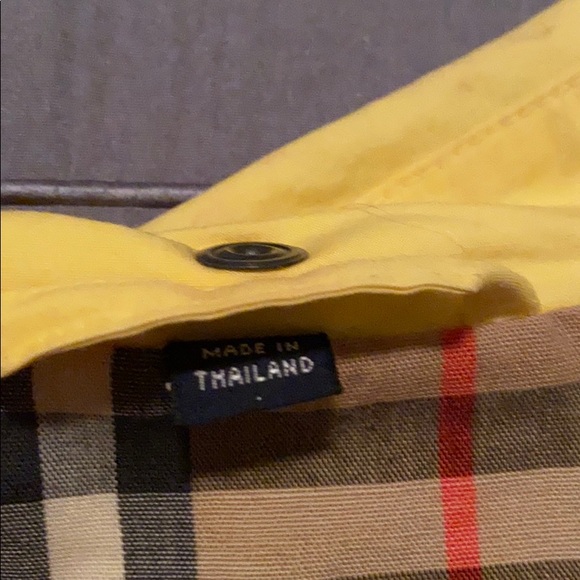 Authentic Burberry trench coat! - Picture 4 of 7